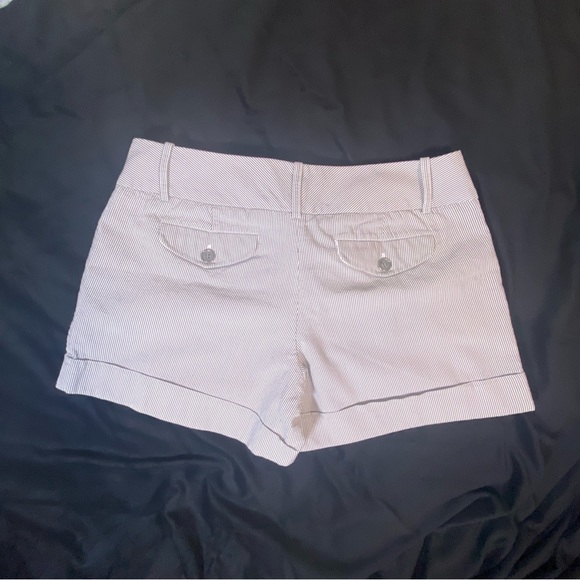 The limited grey and white pinstripe shorts size 8. - Picture 3 of 3